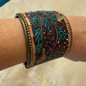 Mosaic cuff